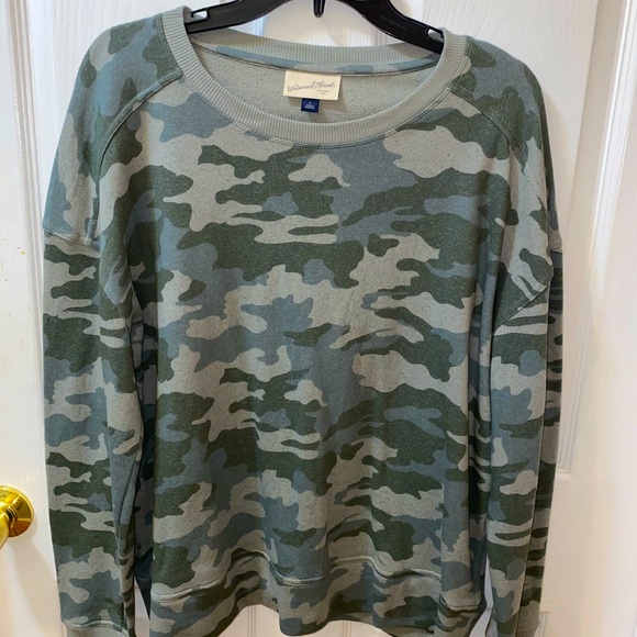NWOT. Camouflage Sweatshirt - Picture 1 of 3
